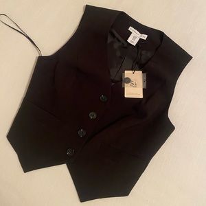 Nwt cropped vest